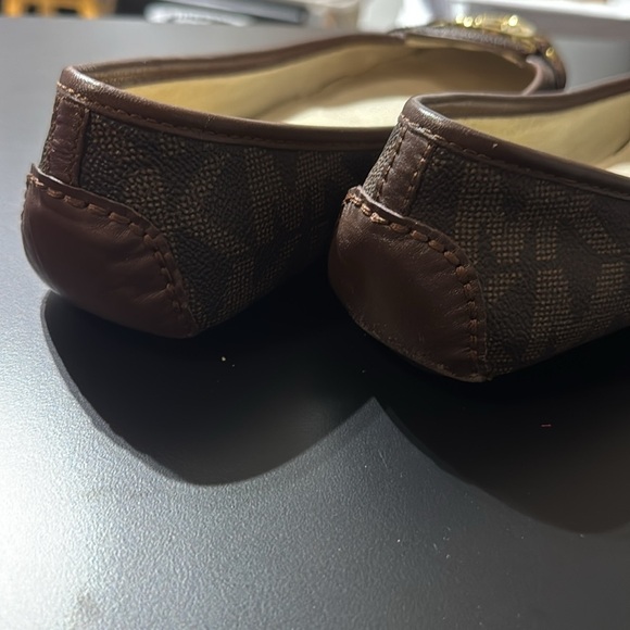 Women’s size 9.5 M | Michael Kors | Brown flats with Gold Emblem - Picture 5 of 10